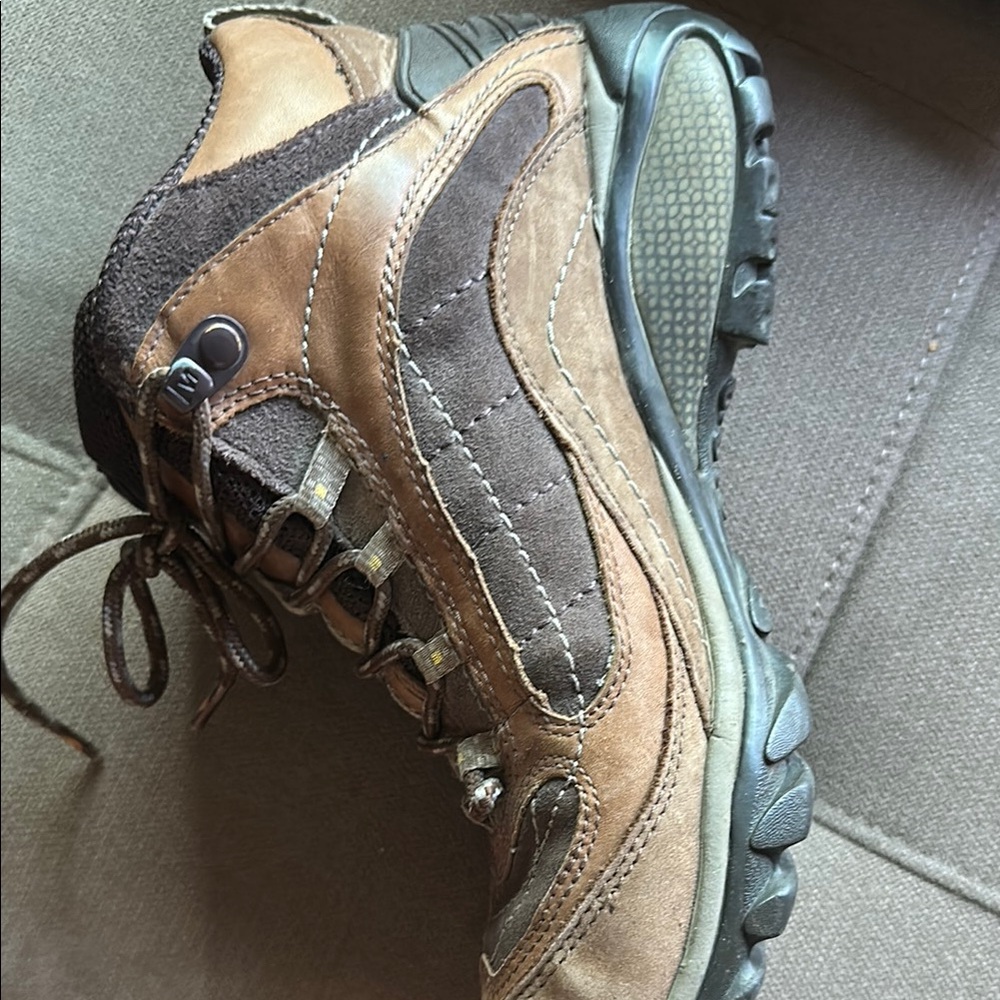 MERREL Waterproof Hiking Boots Size 7.5 Brown High-Top with Rugged Leather - Picture 9 of 9